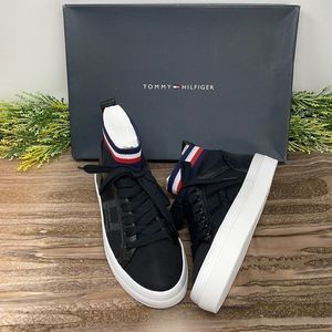 Tommy Hilfiger Fether Slip-On Sock Sneakers Size 5M